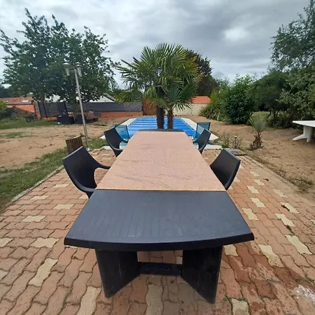 Σπίτι διακοπών Maison Avec Piscine Et Spa Gonflable, 2 Chats Presents